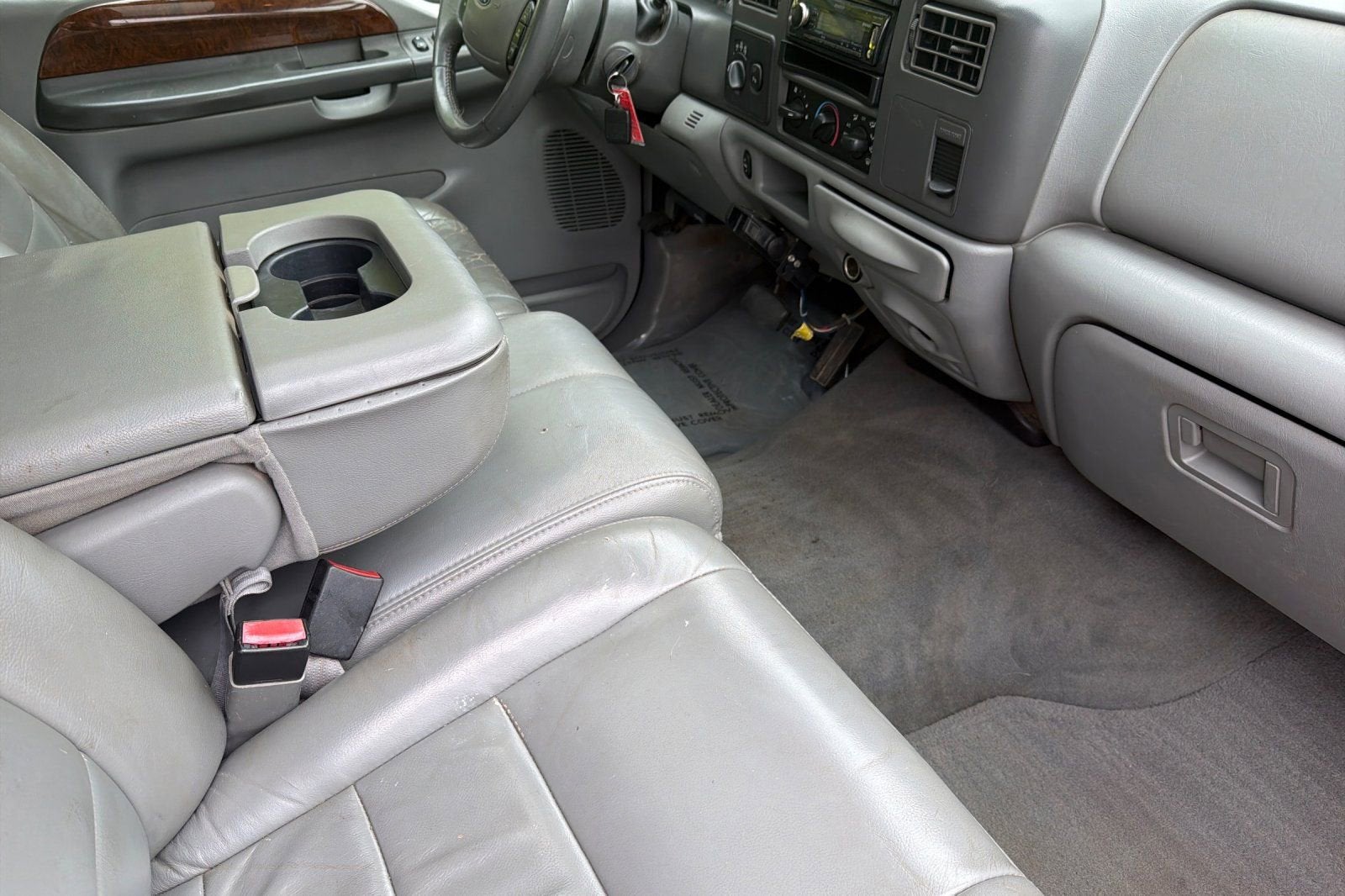 2004 Ford Super Duty F-350 SRW XL