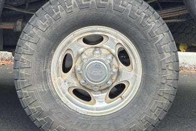 2004 Ford Super Duty F-350 SRW XL