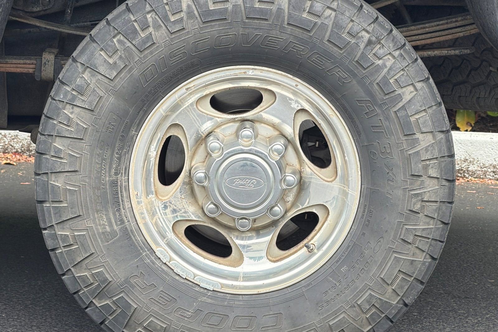 2004 Ford Super Duty F-350 SRW XL