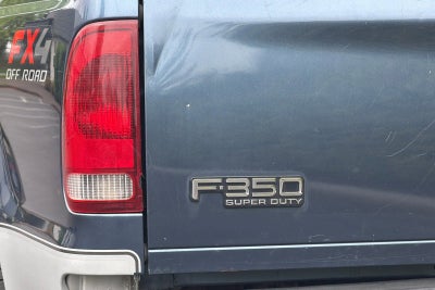 2004 Ford Super Duty F-350 SRW XL