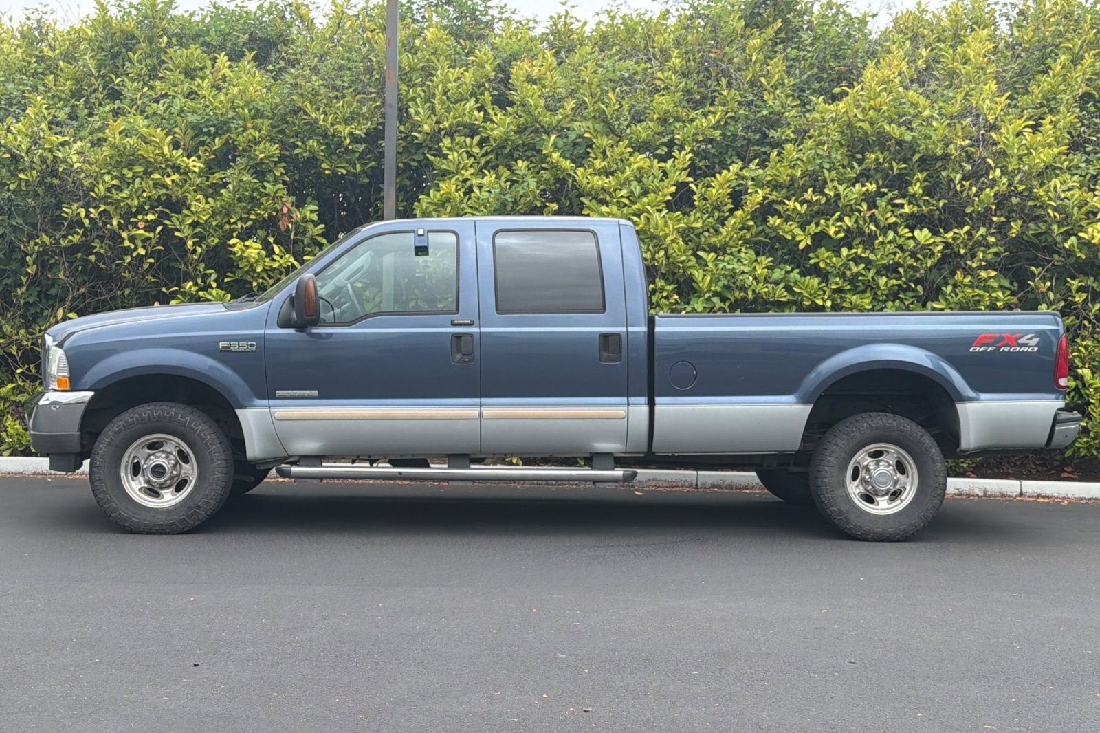 2004 Ford Super Duty F-350 SRW XL
