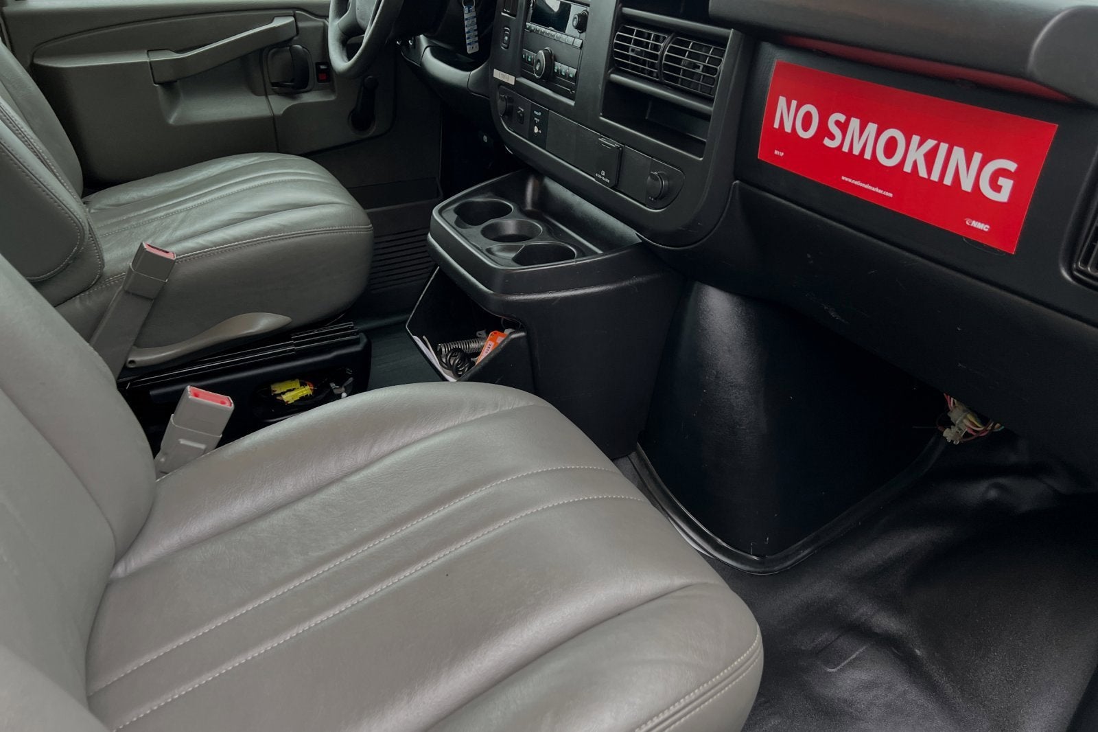 2017 Chevrolet Express Cutaway 4500 VAN 177"