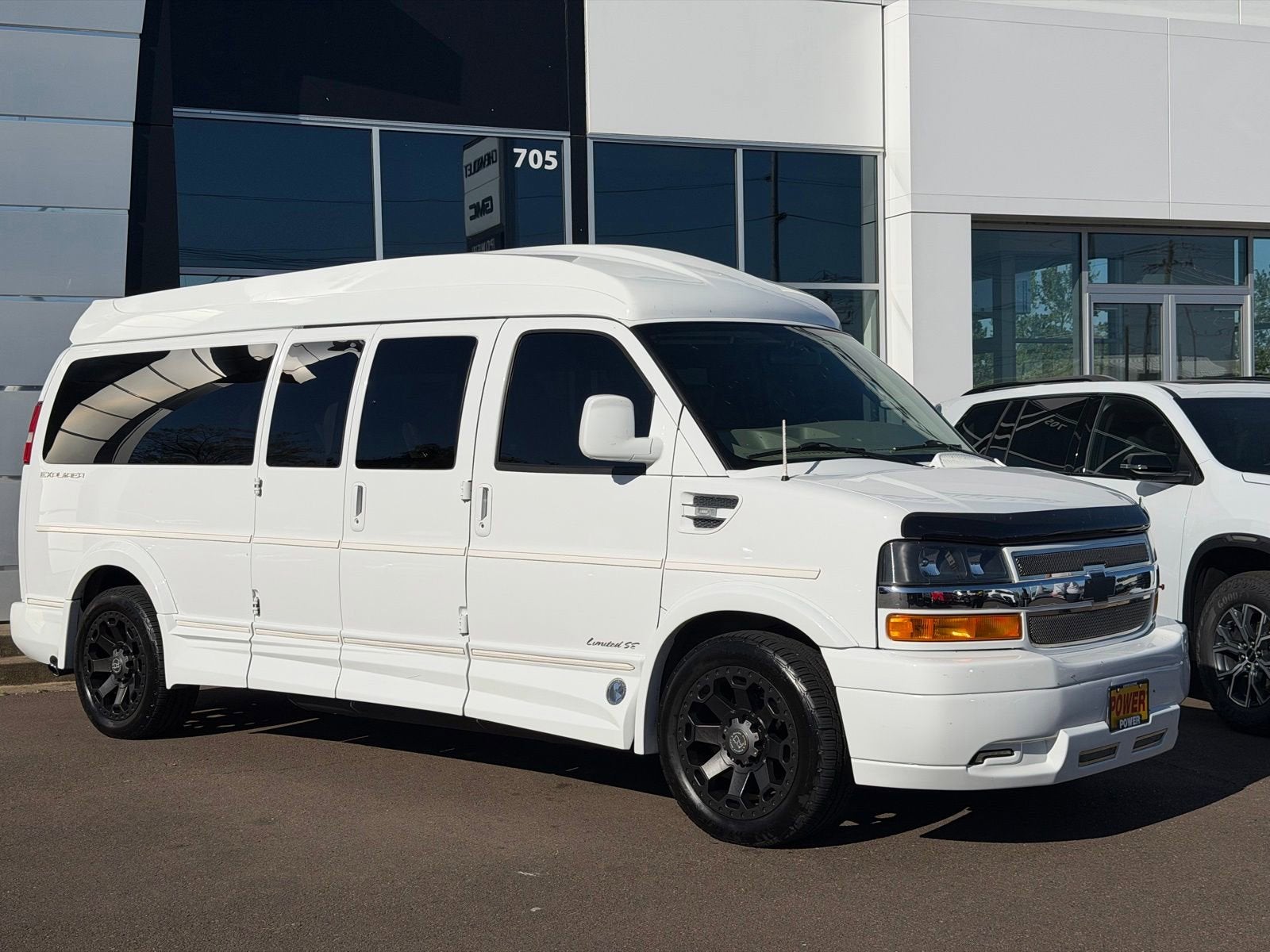 2023 Chevrolet Express Cargo 2500 WT