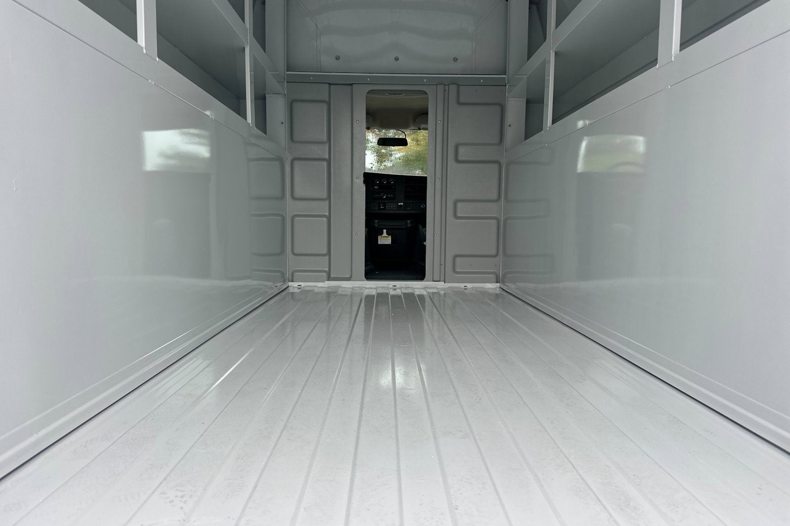 2025 GMC Savana Cutaway 3500 1WT