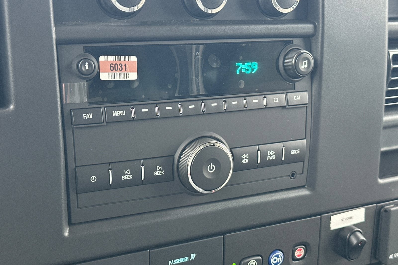 2025 GMC Savana Cutaway 3500 1WT