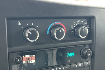 2025 GMC Savana Cutaway 3500 1WT