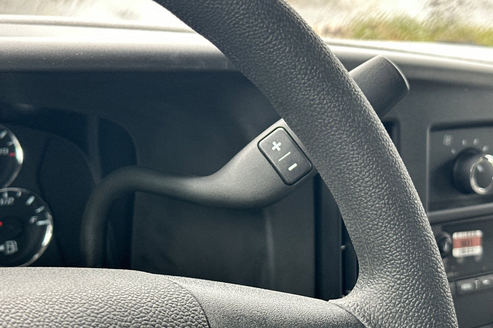 2025 GMC Savana Cutaway 3500 1WT