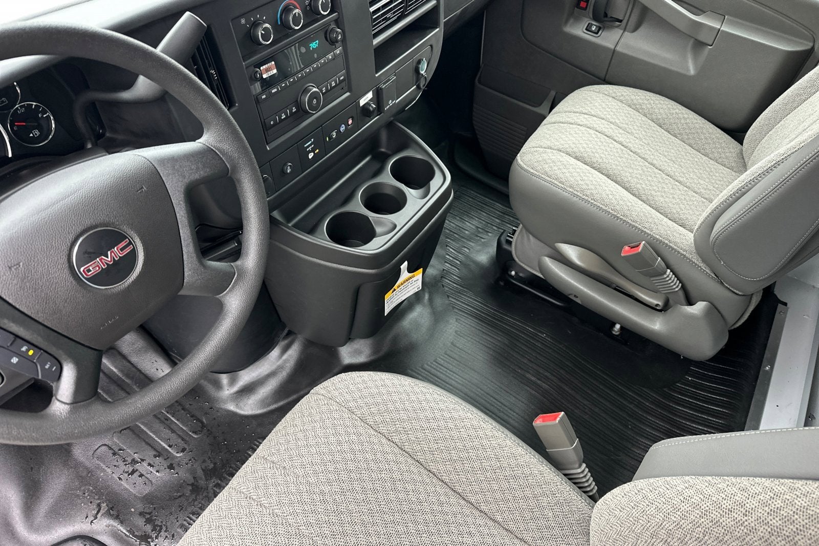 2025 GMC Savana Cutaway 3500 1WT