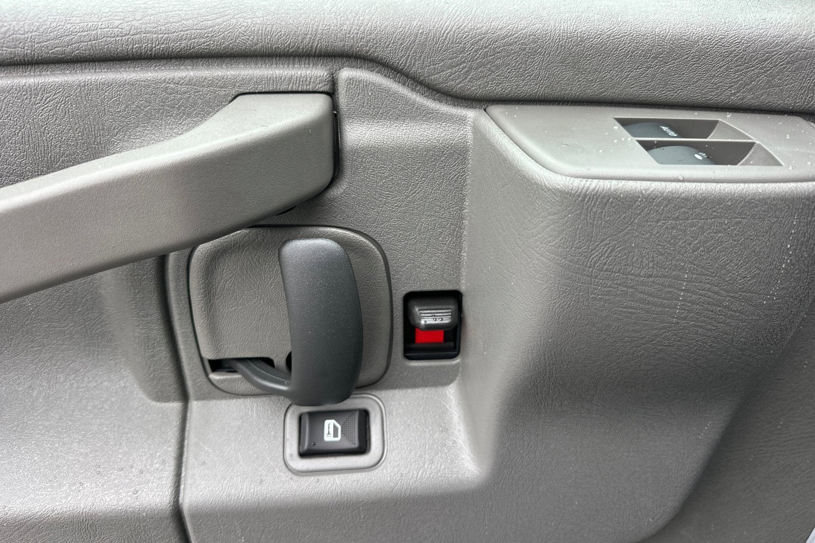 2025 GMC Savana Cutaway 3500 1WT