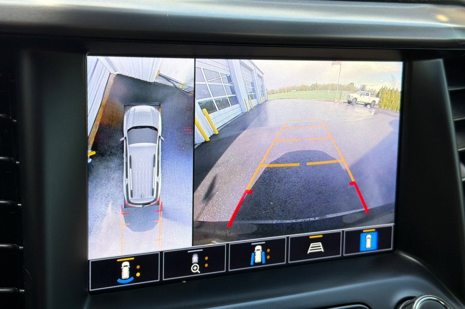 2022 GMC Acadia AT4