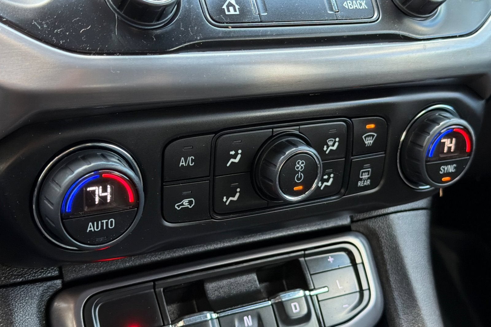 2022 GMC Acadia AT4 - Photo 22