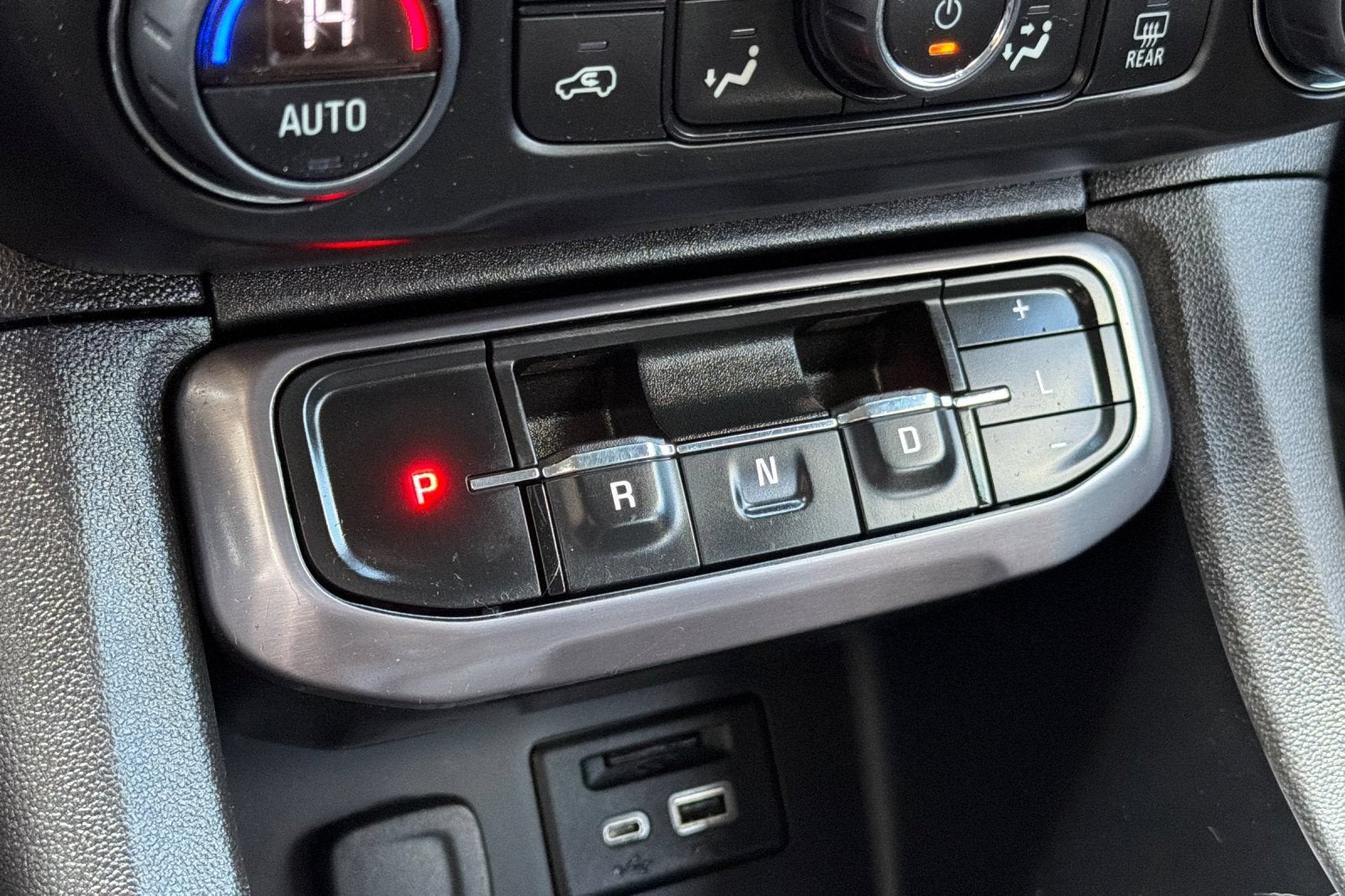 2022 GMC Acadia AT4 - Photo 23