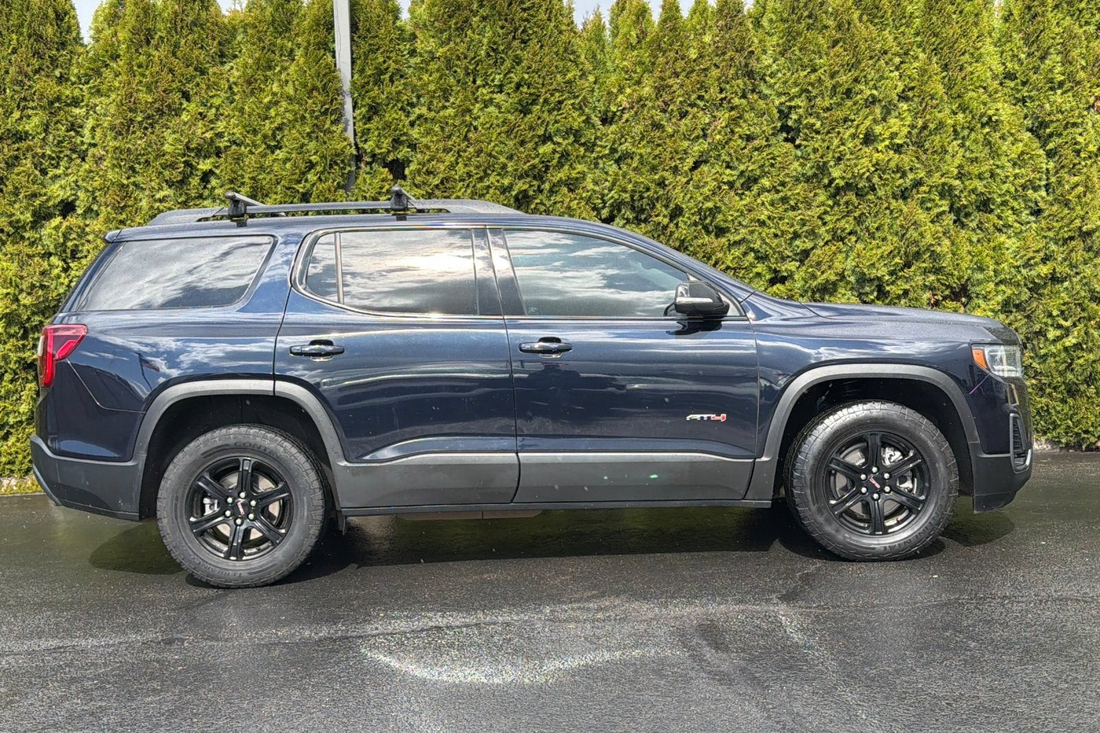 2022 GMC Acadia AT4