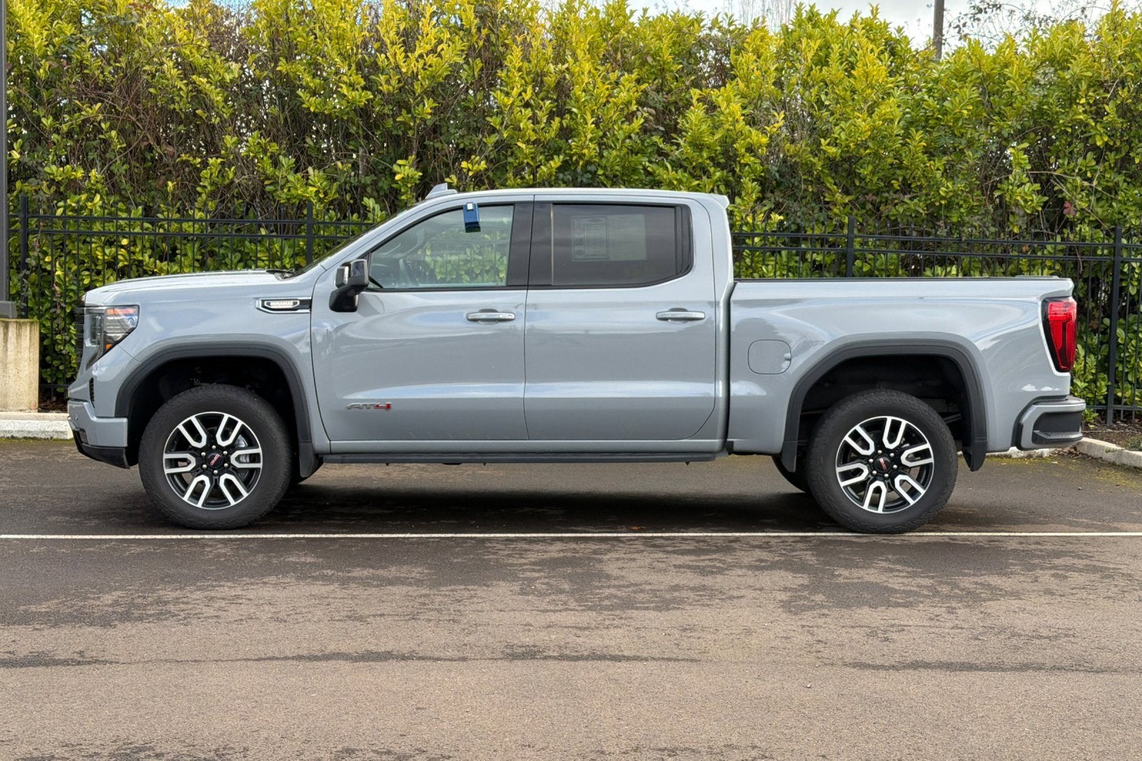 2025 GMC Sierra 1500 AT4