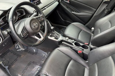 2020 Toyota Yaris Hatchback LE