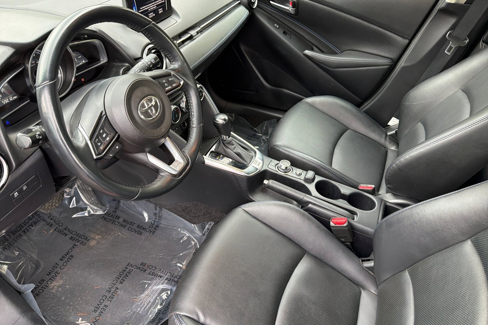 2020 Toyota Yaris Hatchback LE