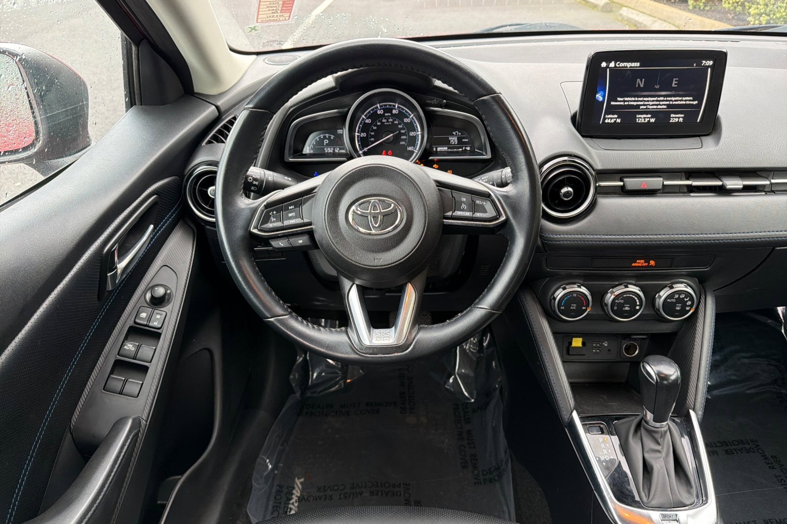 2020 Toyota Yaris Hatchback LE