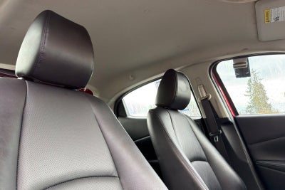 2020 Toyota Yaris Hatchback LE