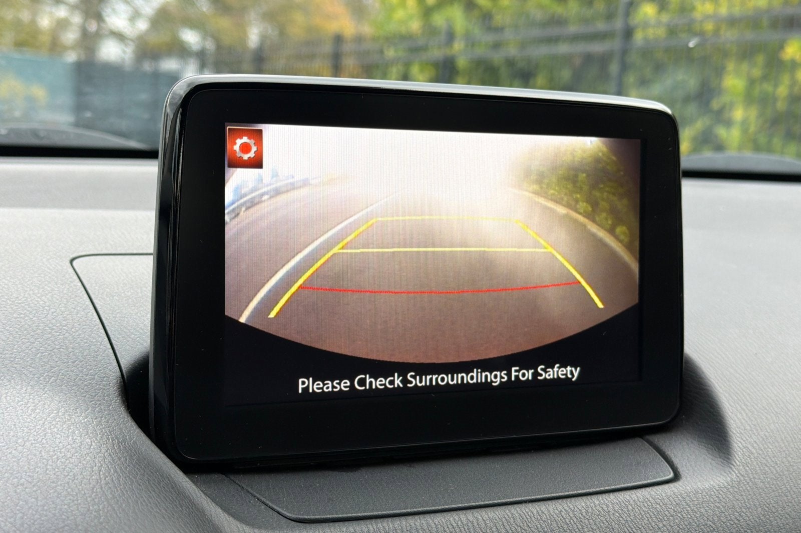 2020 Toyota Yaris Hatchback LE