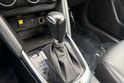 2020 Toyota Yaris Hatchback LE