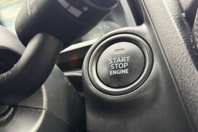 2020 Toyota Yaris Hatchback LE