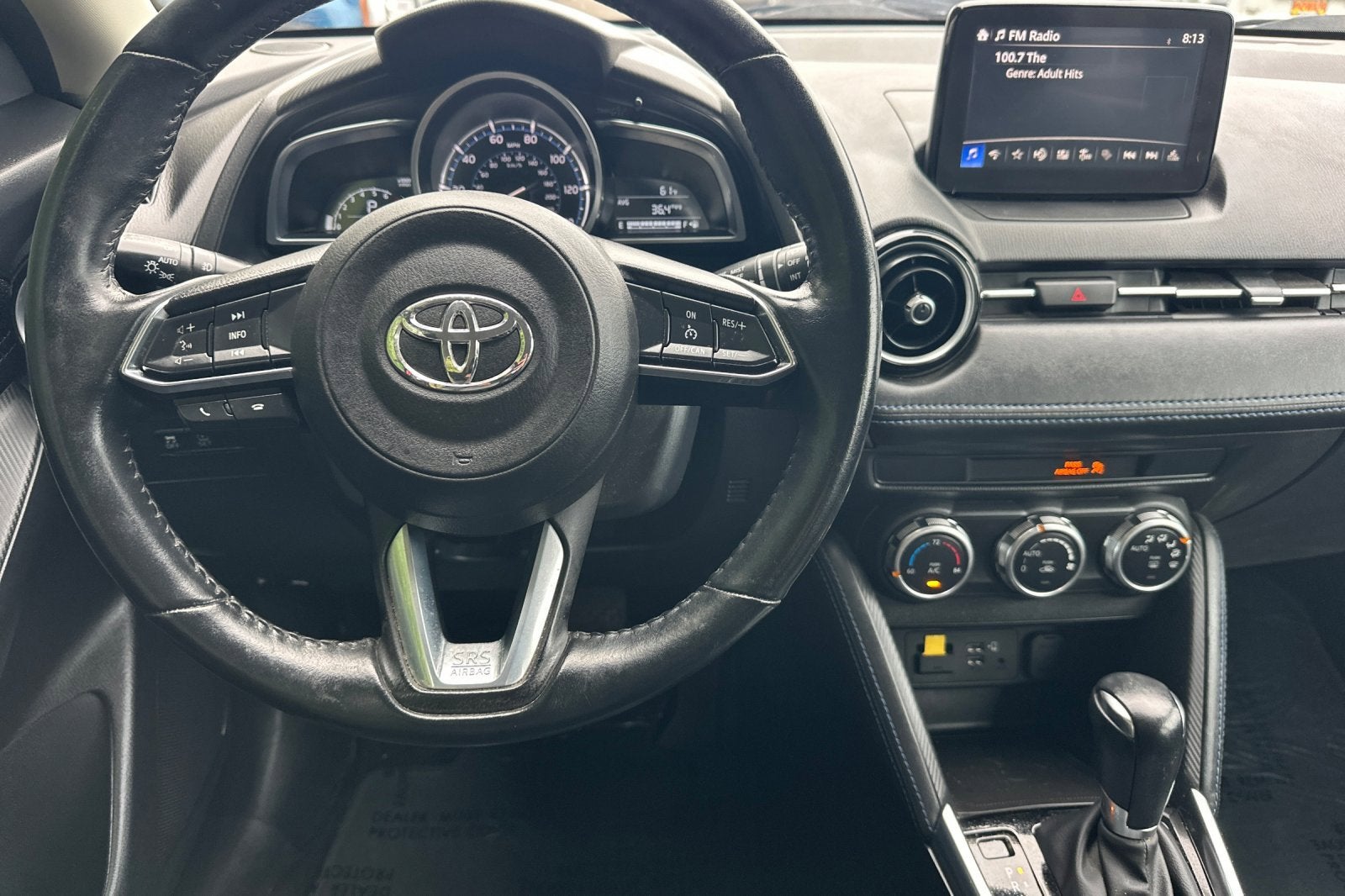 2020 Toyota Yaris Hatchback LE