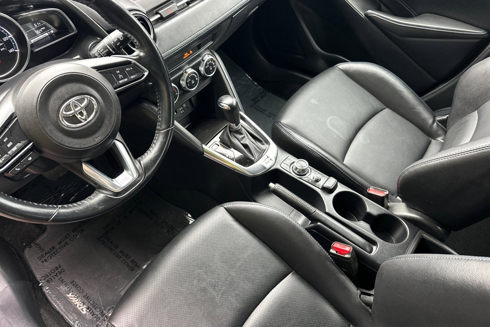 2020 Toyota Yaris Hatchback LE