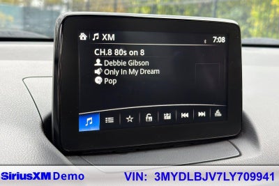 2020 Toyota Yaris Hatchback LE