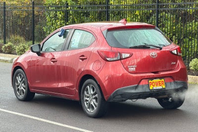 2020 Toyota Yaris Hatchback LE