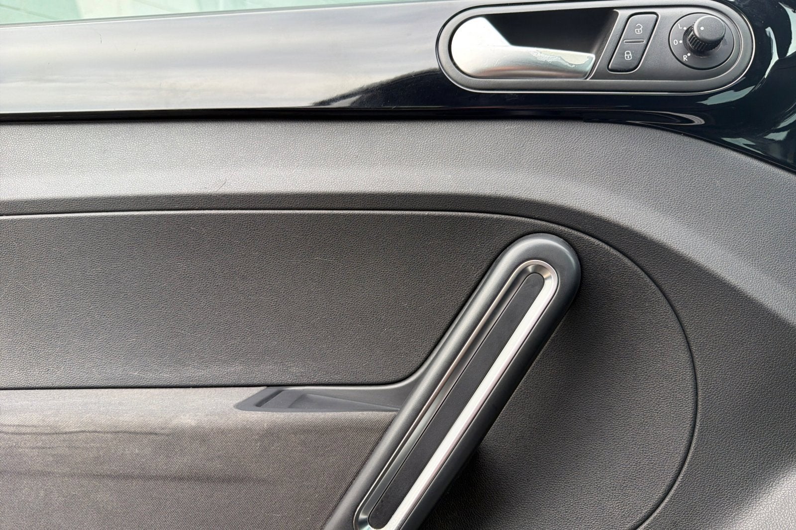 2014 Volkswagen Beetle 2.0T Turbo R-Line