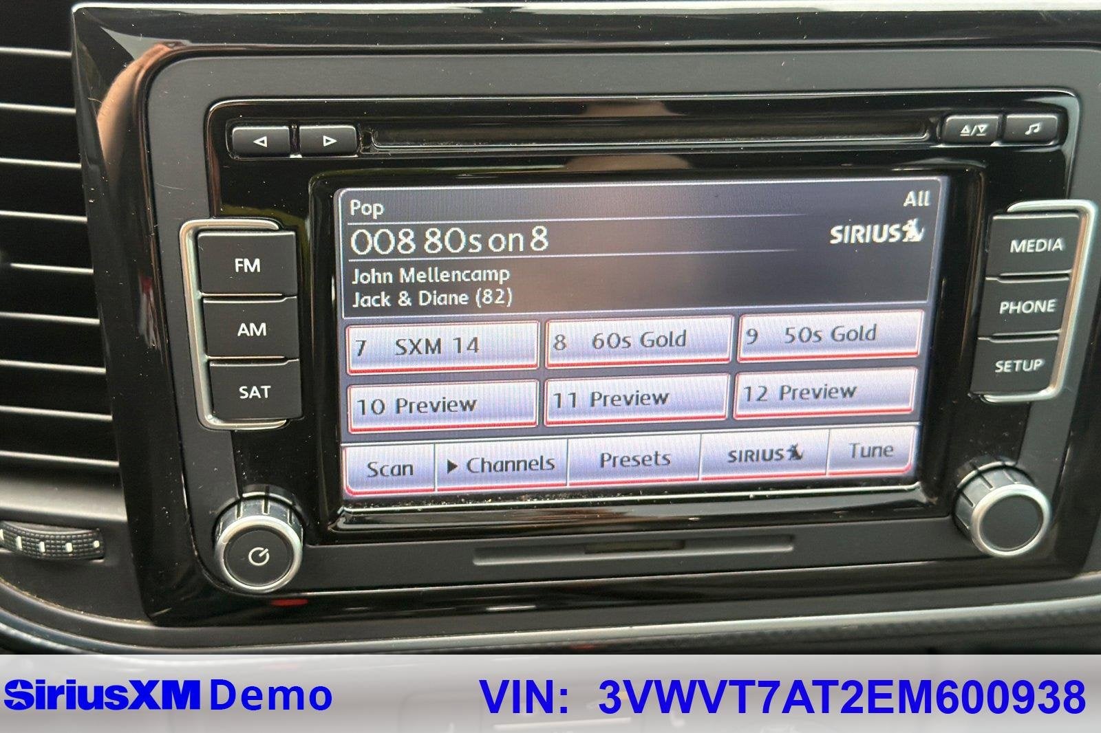 2014 Volkswagen Beetle 2.0T Turbo R-Line