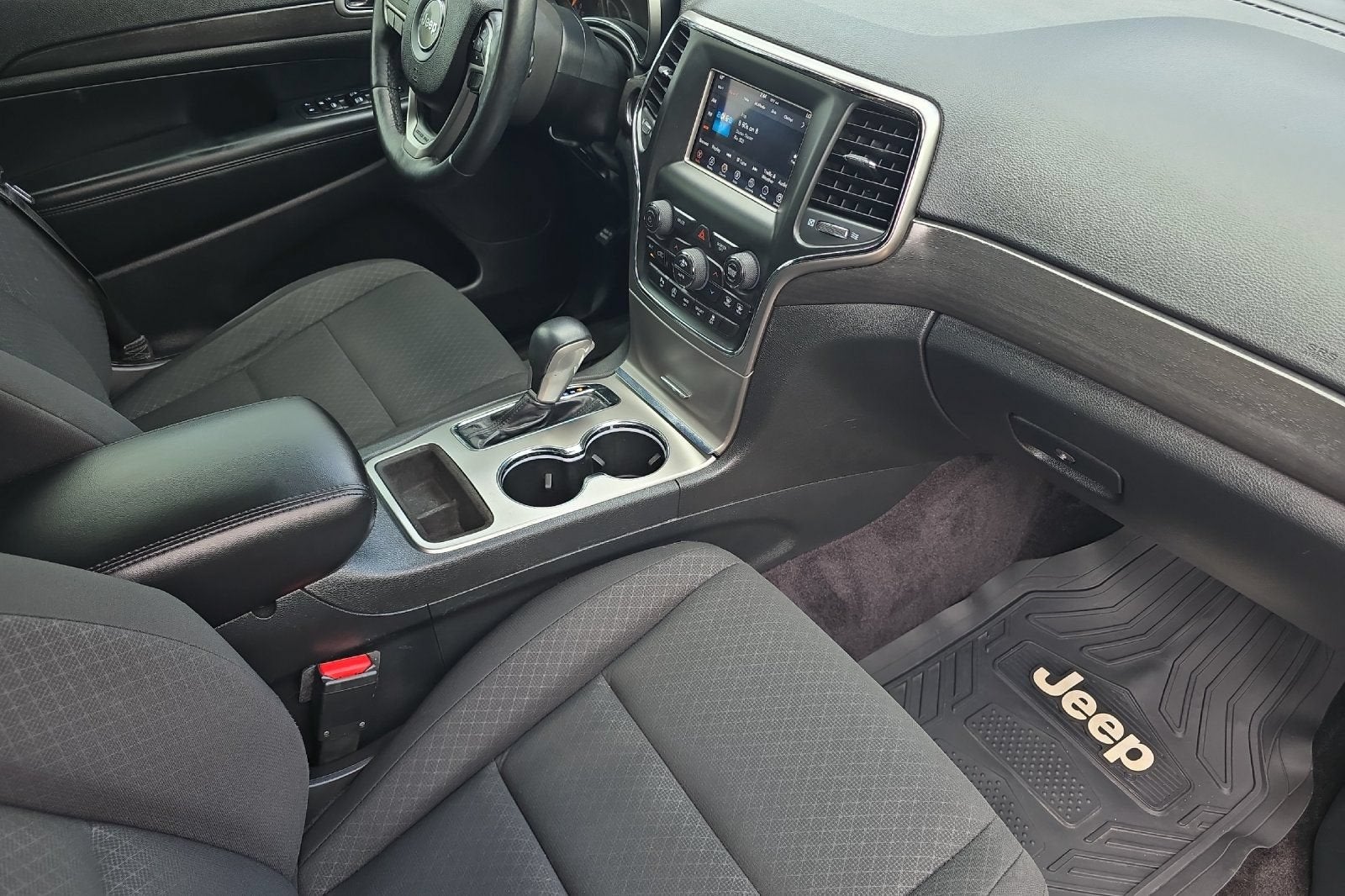 2018 Jeep Grand Cherokee Laredo E