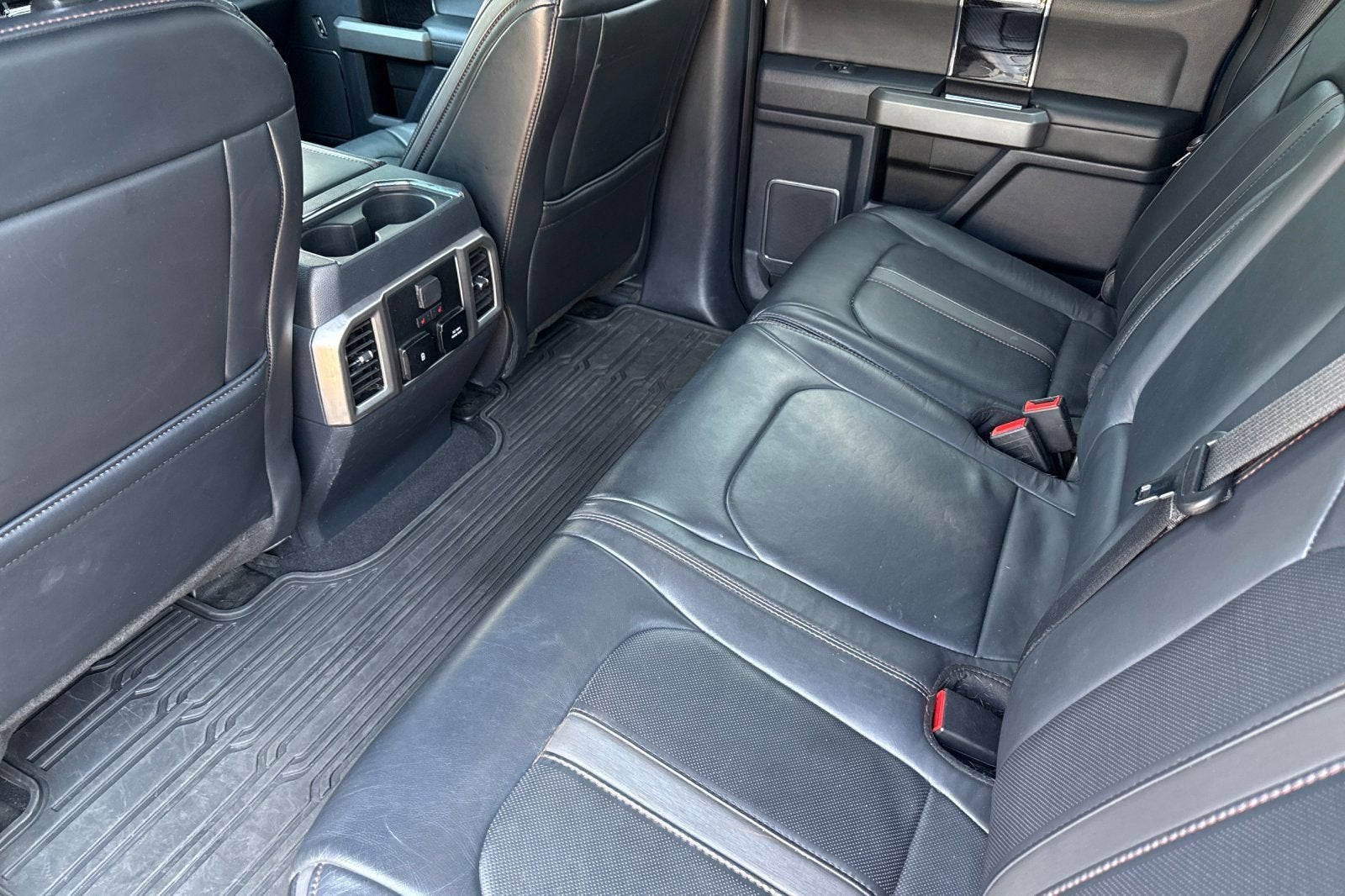 2022 Ford Super Duty F-350 SRW Platinum