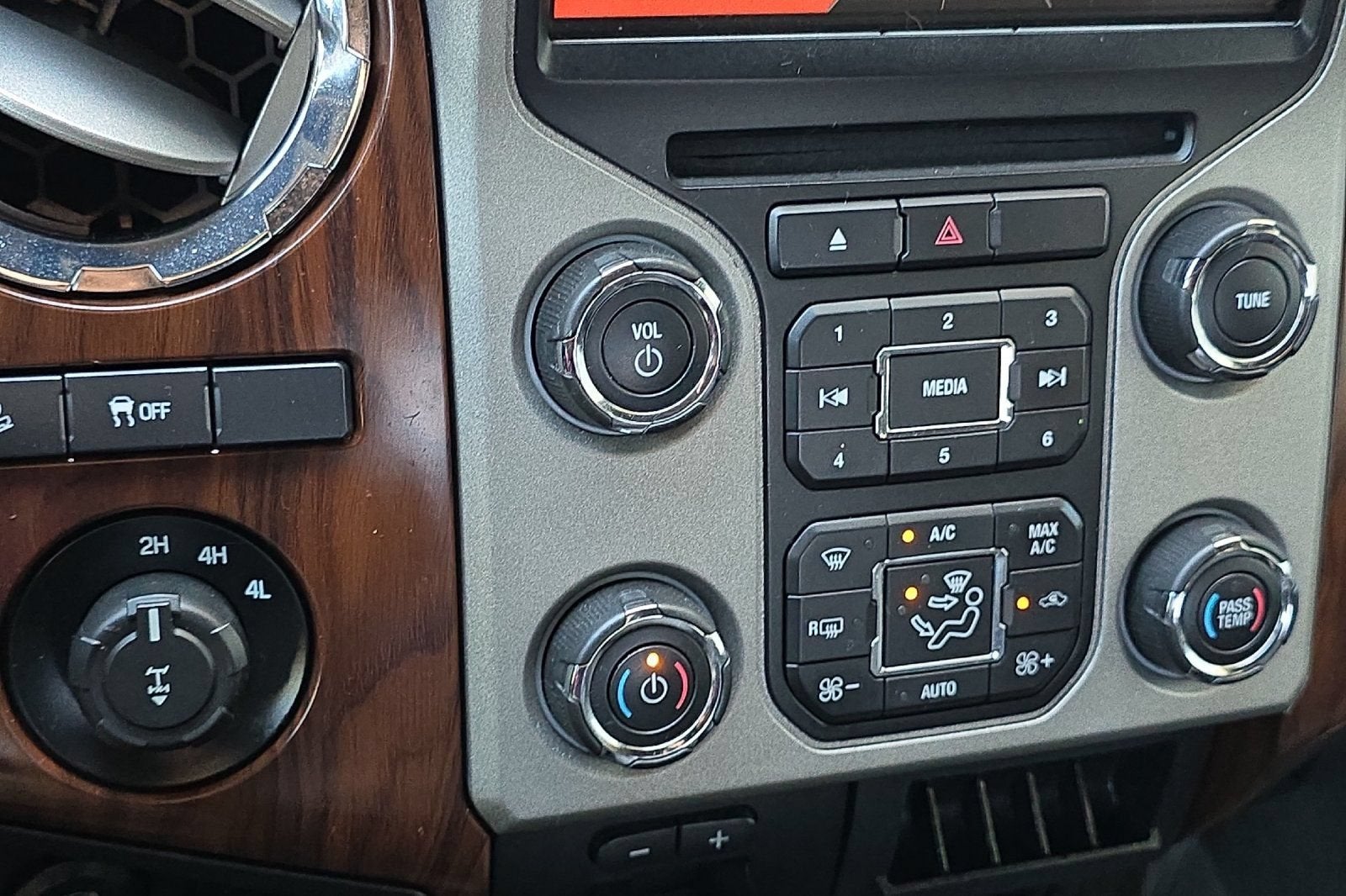 2015 Ford Super Duty F-350 SRW Platinum