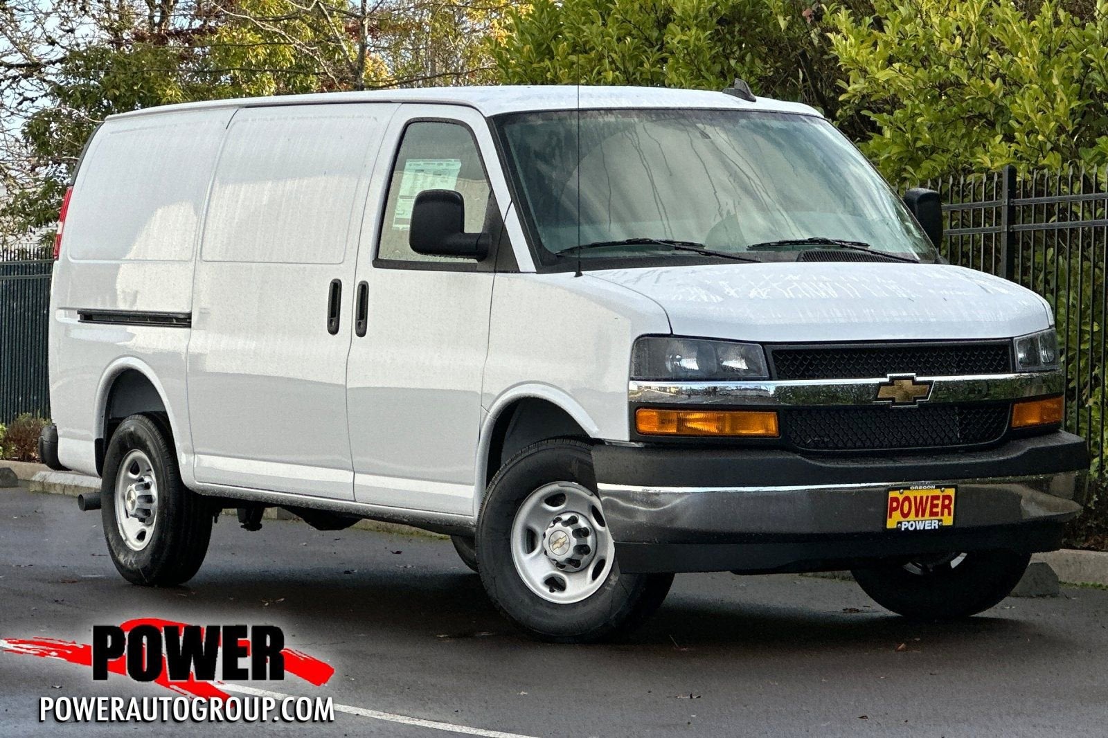 2025 Chevrolet Express 2500 Work Van HD's photo