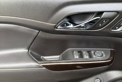 2022 GMC Acadia AT4