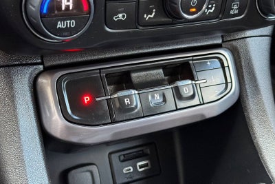 2022 GMC Acadia AT4