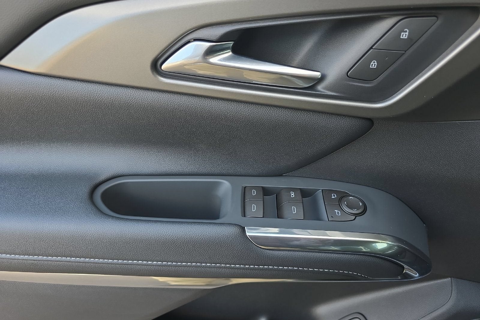 2026 Chevrolet Traverse LT - Photo 8