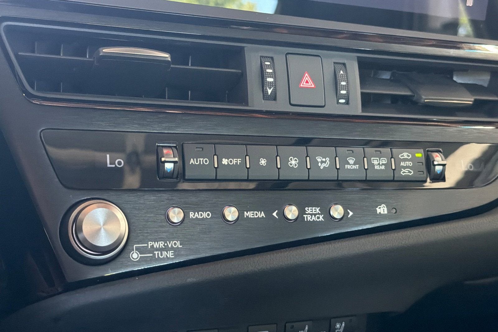 2024 Lexus ES ES 300h Luxury
