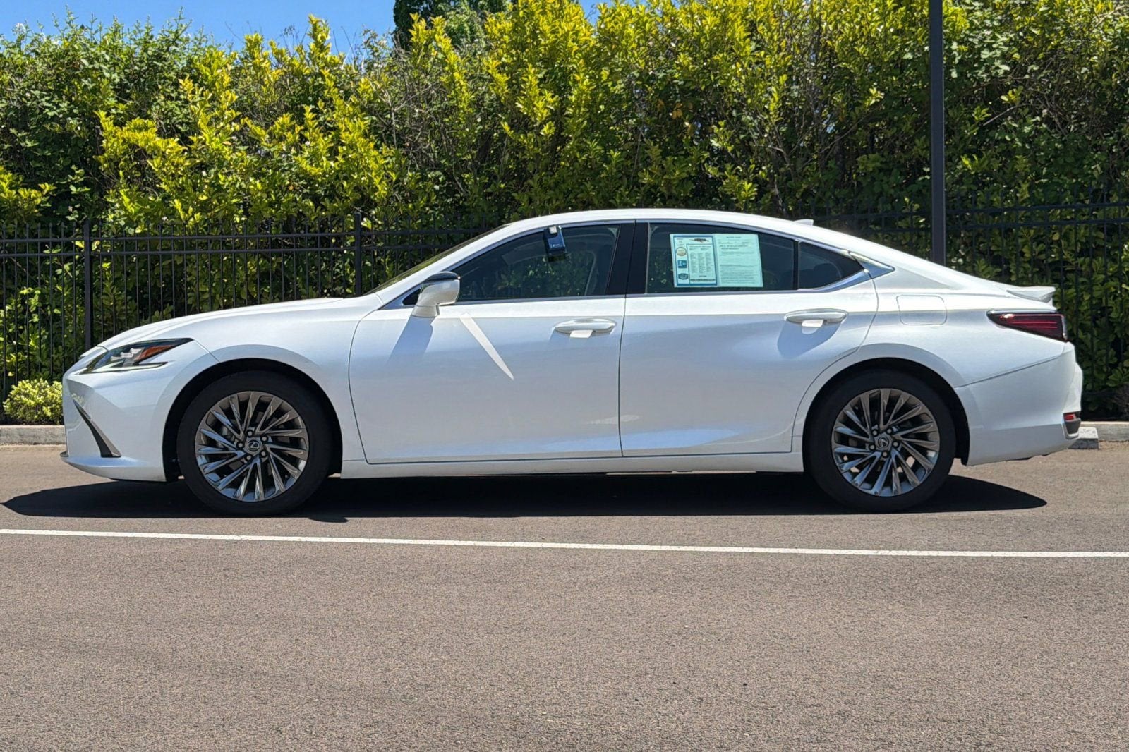 2024 Lexus ES ES 300h Luxury
