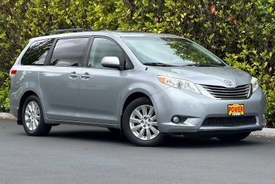 2013 Toyota Sienna XLE