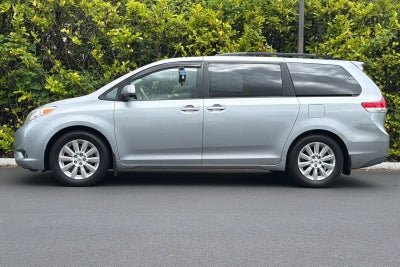 2013 Toyota Sienna XLE