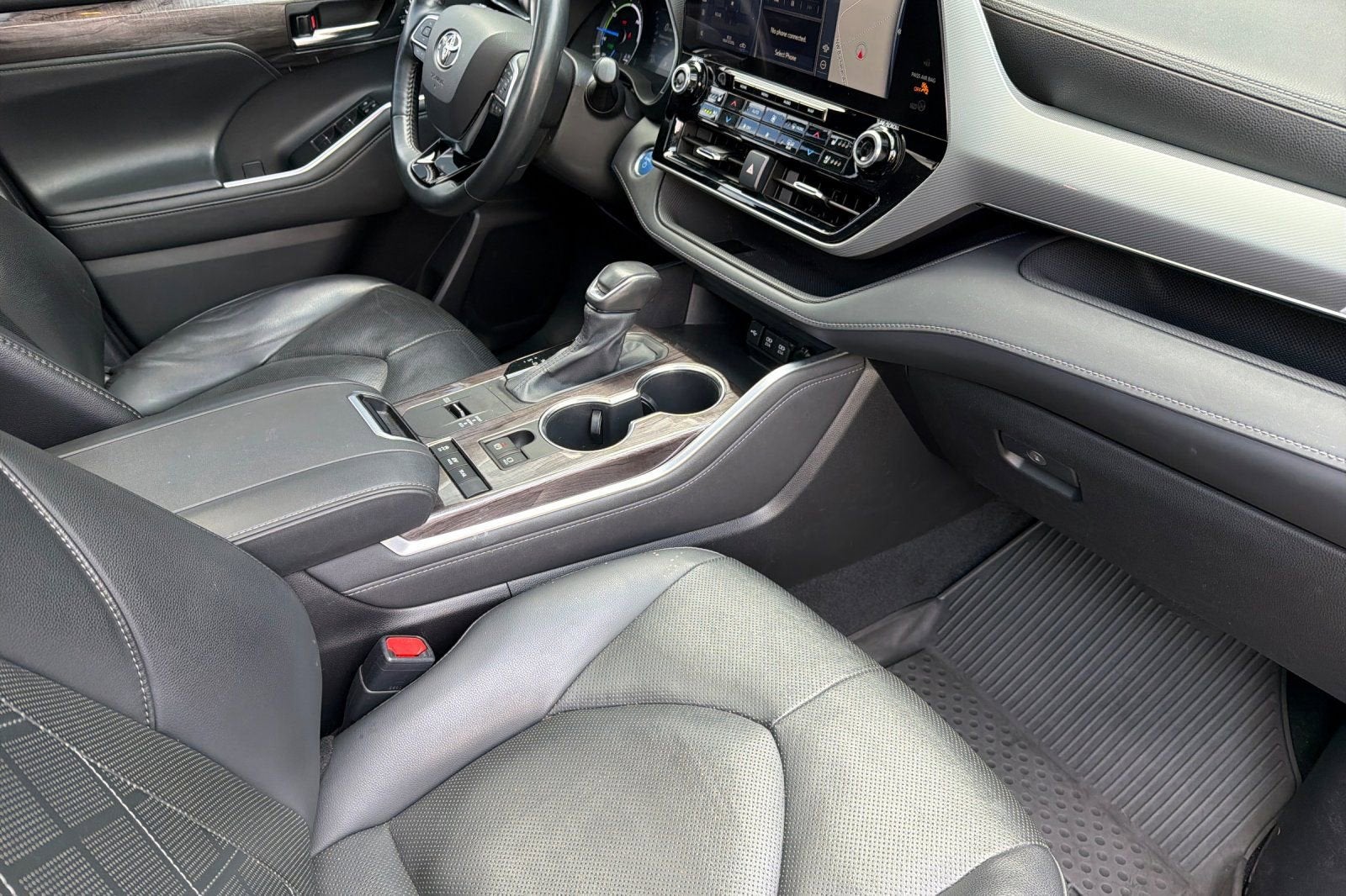2021 Toyota Highlander Hybrid Platinum
