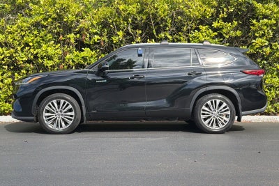 2021 Toyota Highlander Hybrid Platinum