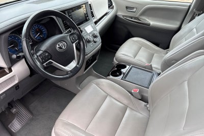 2019 Toyota Sienna XLE Auto Access Seat