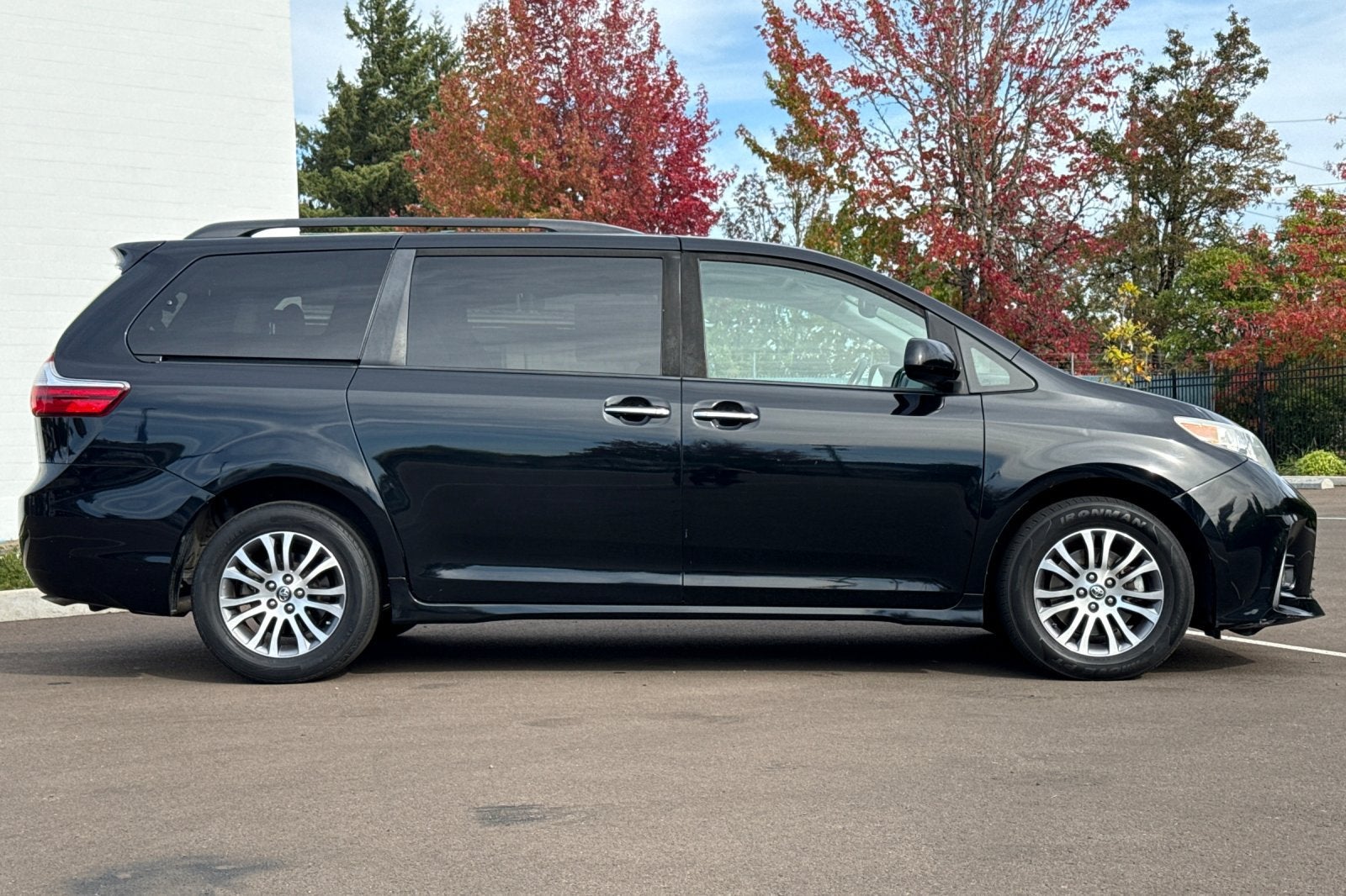 2019 Toyota Sienna XLE Auto Access Seat