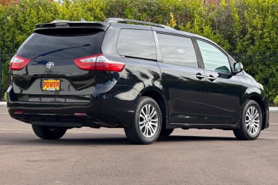 2019 Toyota Sienna XLE Auto Access Seat