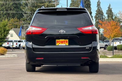 2019 Toyota Sienna XLE Auto Access Seat