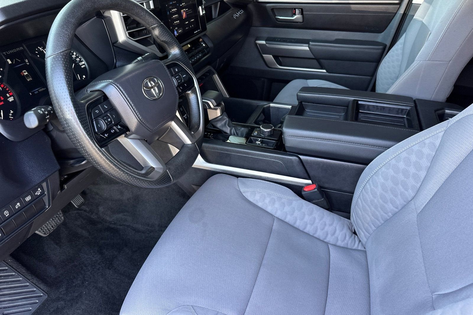 2024 Toyota Tundra 4WD SR5