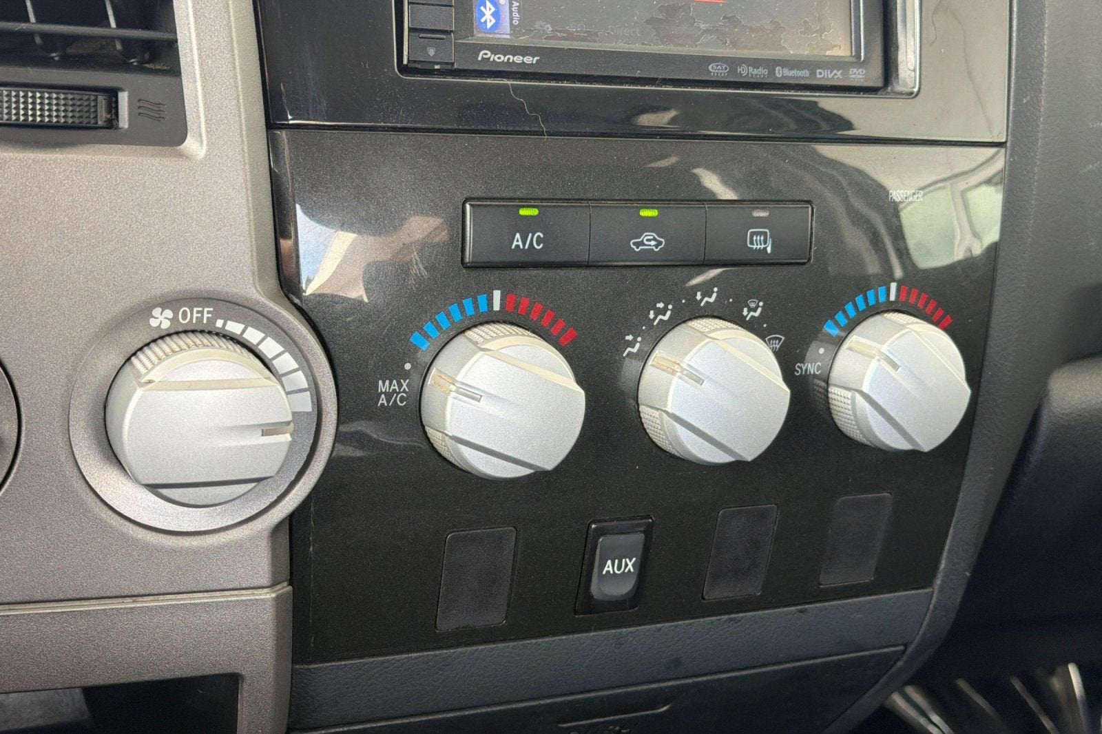 2011 Toyota Tundra 4WD Truck DBL 4WD V8 4.6
